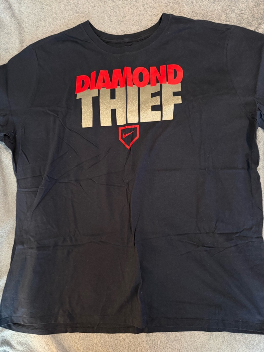 Nike Navy Short Sleeve Tee with Red and silver 'Diamond Thief' Graphic xxl